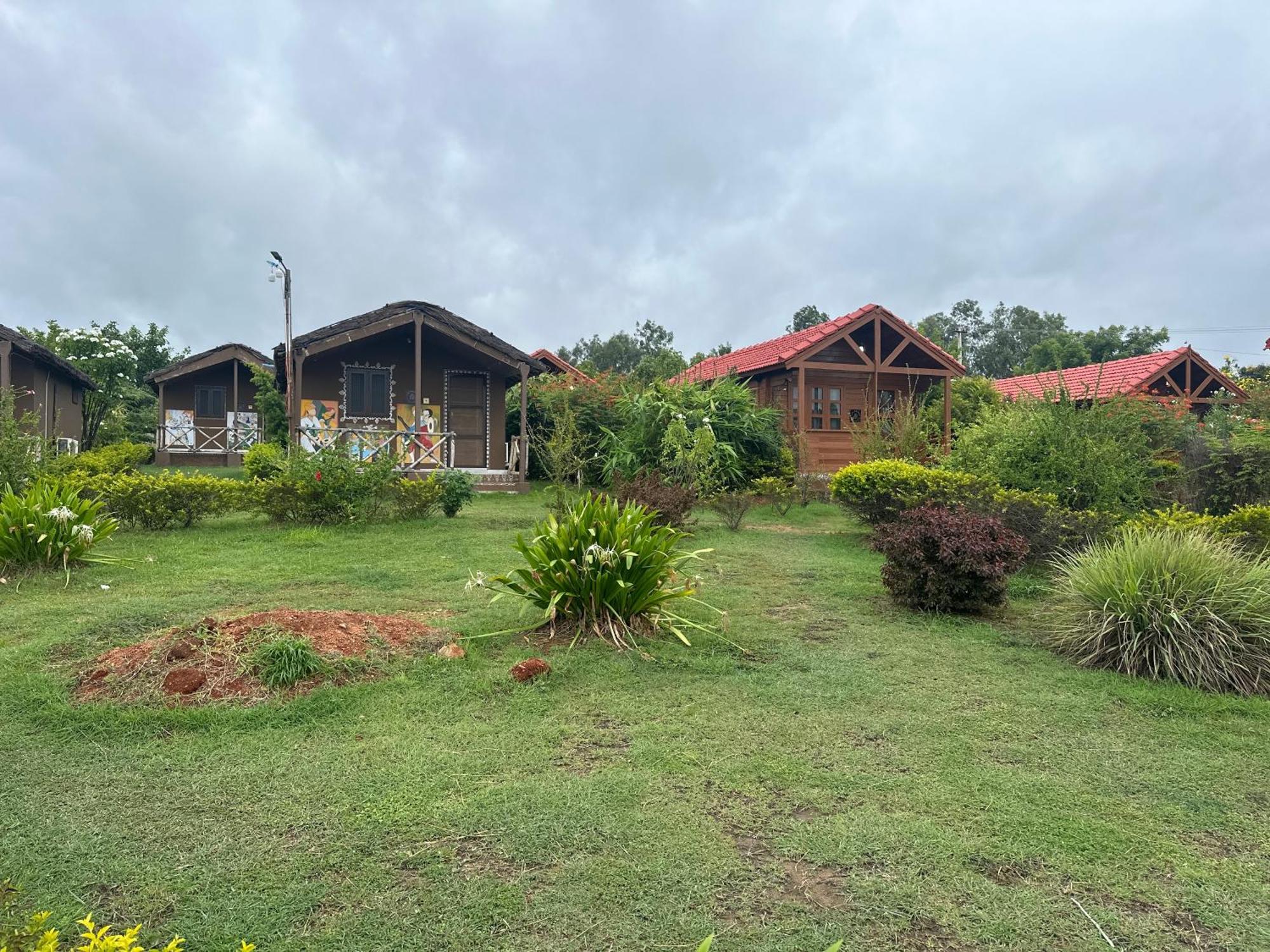 Leo Wooden Resorts هامبي المظهر الخارجي الصورة